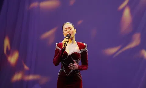 Lệ Quyên thay 5 trang phục, nhảy tango trong đêm concert