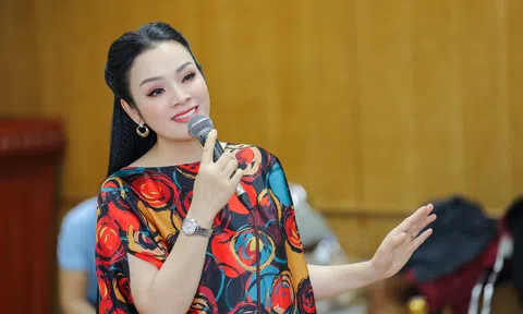 Tân Nhàn lo lắng vì cổ họng bất ổn trước đêm diễn “Con đường âm nhạc”