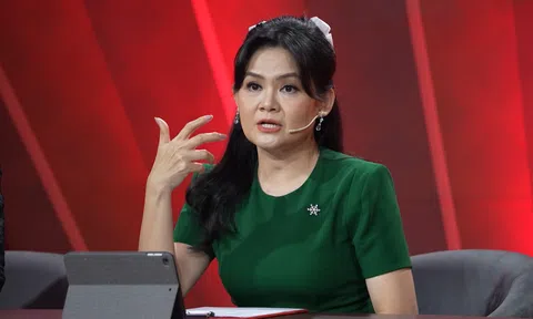 Nghệ sĩ Trinh Trinh bất ngờ xin phép "nói xấu" học trò ngay trên ghế nóng 