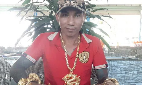 4 đại gia Việt có sở thích đeo vàng kín người: Người đeo để khách hàng đến lấy vía, người mang hẳn 116 cây vàng vì thích