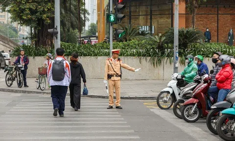 Mức phạt đối với người đi bộ vi phạm giao thông theo quy định mới nhất ra sao?