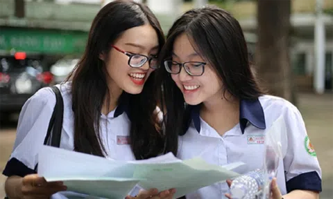 Bản tin 5/7: Hà Nội huy động hơn 600 thanh tra “cắm chốt” ở các điểm thi; Gần 9.400 nhân viên y tế xin thôi việc, bỏ việc trong 18 tháng qua