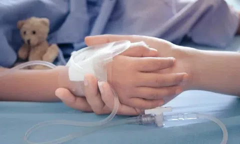 Bé trai 15 tháng tuổi tử vong sau khi uống oresol quá đậm đặc để trị tiêu chảy