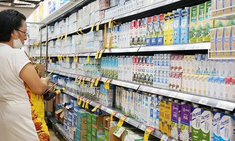 Doanh thu khởi sắc, lợi nhuận ngành sữa vẫn chịu cảnh bấp bênh