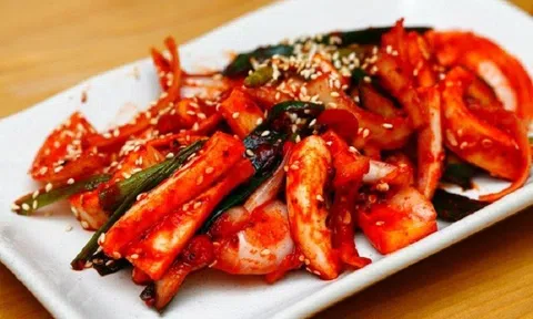 Món ngon cuối tuần: Đổi vị với mực trộn chua ngọt thanh mát, dễ làm