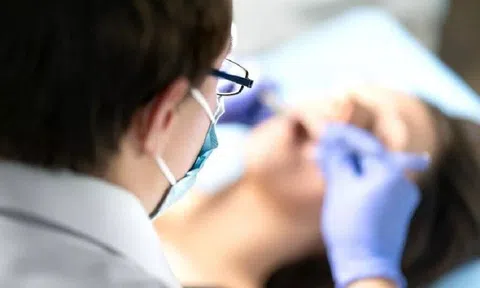 Người phụ nữ 23 tuổi qua đời sau khi nhổ răng khôn tại phòng khám
