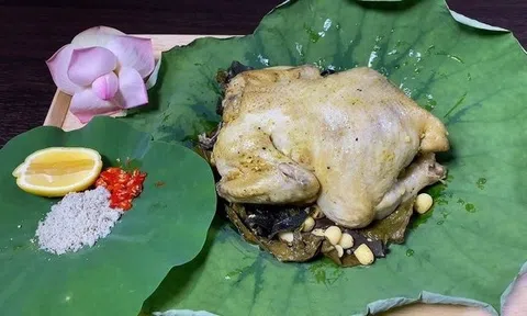 Món ngon cuối tuần: Cách làm gà hấp lá sen thơm ngon, bổ dưỡng