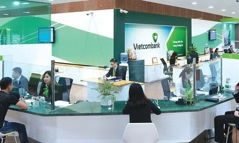Cổ phiếu Vietcombank vượt đỉnh mới sau khi được chấp thuận tăng vốn