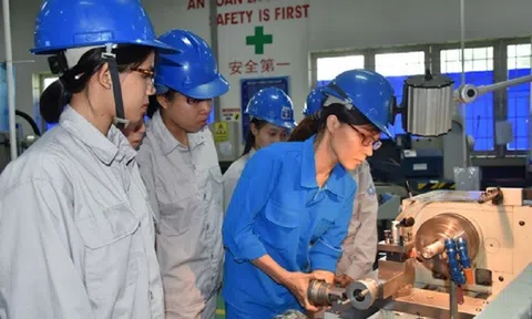 Một số trường giảm 50-70% học phí cho sinh viên nữ học ngành kỹ thuật