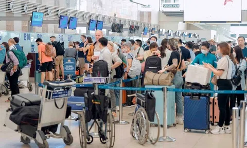 Nâng hạn visa: Kỳ vọng khách quốc tế "bùng nổ" theo đà 6 tháng đầu năm