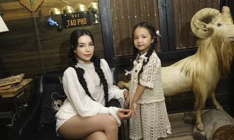 Trà Ngọc Hằng đọ vẻ sành điệu cùng con gái Sophia