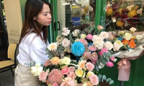 Thị trường hoa tươi, quà tặng "tăng nhiệt" cận ngày 20/10