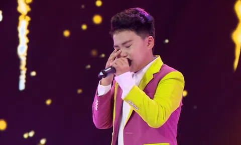 Giọng ca nhí bật khóc khi hát Đứa Con Hư của nhạc sĩ Nguyễn Hồng Thuận