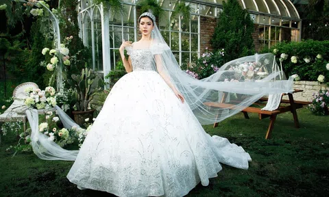 Minh Tú diện váy cưới sau khi tiết lộ cầu hôn bạn trai Tây