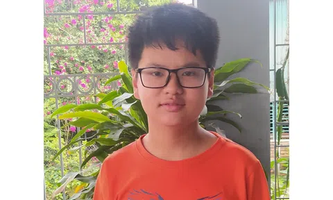 Chủ tịch nước biểu dương nam sinh cứu cụ ông kẹt trên đường sắt khi tàu hoả đang lao đến