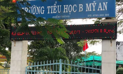 Dùng ảnh nhạy cảm để "dọa" bạn gái, hiệu trưởng bị kỷ luật cảnh cáo