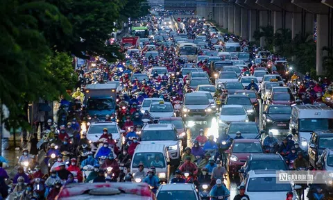 Vận dụng nhiều giải pháp, Hà Nội vẫn còn tới 35 "điểm đen" về ùn tắc