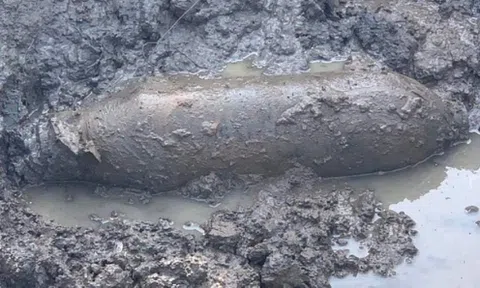 Đồng Nai: Phát hiện quả bom hơn 100kg khi đào mương thoát nước