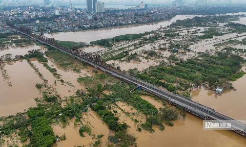 Hà Nội: Nước sông Hồng rút sau khi đạt đỉnh