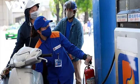 Giá xăng trong nước sẽ tăng sau kỳ nghỉ lễ?