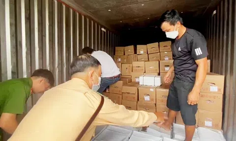 Phát hiện xe tải vận chuyển gần 16 tấn thịt heo không rõ nguồn gốc