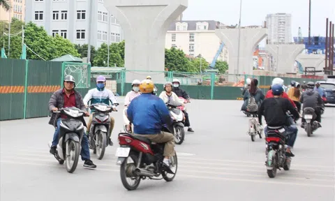 Vi phạm quy tắc tránh xe đi ngược chiều, tài xế có thể bị phạt tời 12 triệu đồng