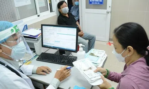 Thủ tướng yêu cầu bảo đảm nguồn nhân lực y tế cho công tác khám, chữa bệnh