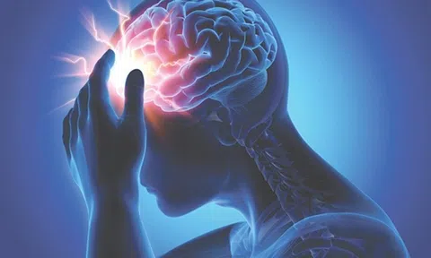 Bé trai 14 tuổi bị đột quỵ sau khi đi đá bóng về