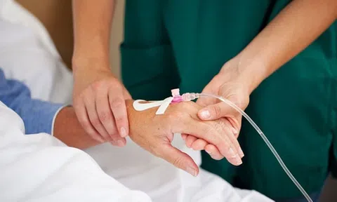 Đi khám vì sụt cân nhanh, người đàn ông phát hiện ung thư đã di căn