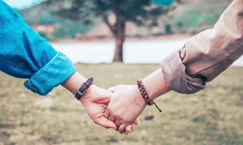 Vì yêu, tặng nhau một chữ "quên"
