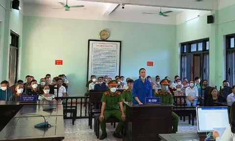 Dùng xăng thiêu vợ tử vong, gã chồng lĩnh án 16 năm tù