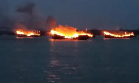 Quảng Nam: Làm rõ vụ hàng loạt tàu biển bốc cháy dữ dội trong đêm