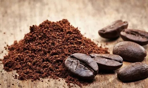 Pha cà phê xong đừng vội bỏ bã, hãy làm điều này bạn sẽ thấy bất ngờ