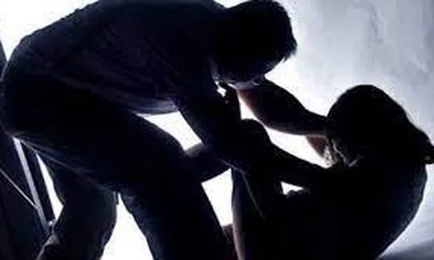 Điều tra vụ người phụ nữ tử vong với nhiều vết thương trong phòng ngủ