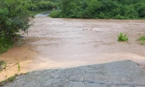 Chủ động ứng phó mưa lớn, lốc sét, ngập lụt, lũ quét và sạt lở đất