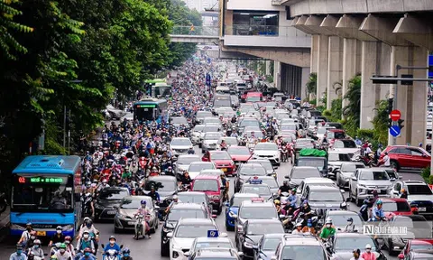 Hà Nội thu phí vào nội đô: Không phải "cây đũa thần" để giải quyết ùn tắc