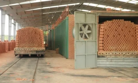 Khó khăn chồng chất, HLY tiếp tục bị duy trì diện hạn chế giao dịch