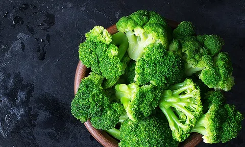 Không phải “siêu thực phẩm” đắt đỏ, loại rau quen thuộc giá rẻ bèo này đang âm thầm bảo vệ sức khỏe, người Việt ăn nhiều mà không để ý