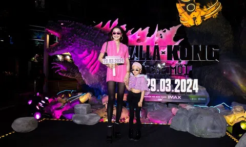 Trà Ngọc Hằng dẫn con gái Sophia đi xem phim bom tấn