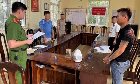 Tạm giữ người đàn ông nhiều lần dùng clip nóng tống tiền bạn gái