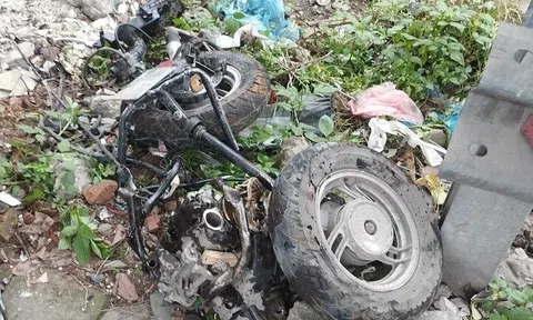 Clip: Tàu hỏa tông trúng cô gái băng qua đường sắt tự mở ở Hà Nội