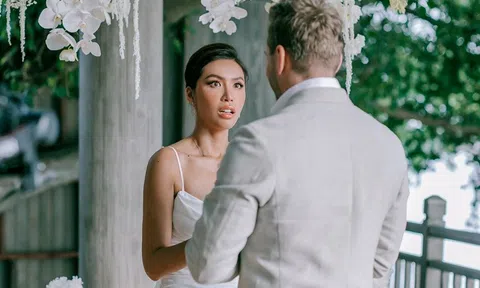 Tiết lộ khoảnh khắc Minh Tú "đơ cứng" khi được chồng Tây cầu hôn bất ngờ