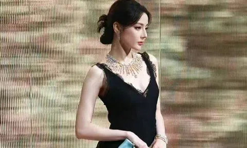 Địch Lệ Nhiệt Ba gây sốt tại sự kiện: "Lên thẳng” No.1 hot search, visual và thần thái chiếm trọn spotlight