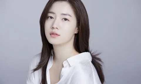 Cựu thành viên T-ara Ryu Hwa Young bất ngờ thông báo kết hôn, fan tưởng trò đùa ngày Cá tháng Tư