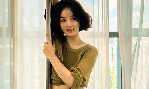 Hình ảnh chưa từng thấy của Triệu Lệ Dĩnh: Múa cột đổ mồ hôi, khoe eo thon, thần thái khác lạ