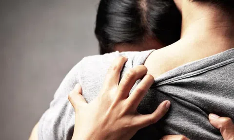 Diễn biến mới vụ ngoại tình tốc độ 'nhanh như tên lửa' của anh chồng tệ bạc