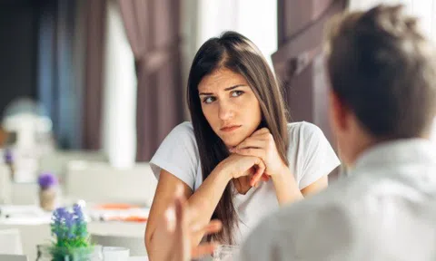 14 dấu hiệu nhận biết vợ hay chồng của bạn có đang nói dối cần biết để giữ gìn hạnh phúc gia đình