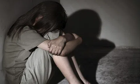 Gã đàn ông thú tính hiếp dâm con riêng của vợ hờ nhận án tù 