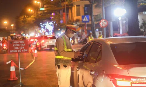 Hi hữu: Nữ tài xế thừa nhận uống rượu bia nhưng thổi không lên nồng độ cồn