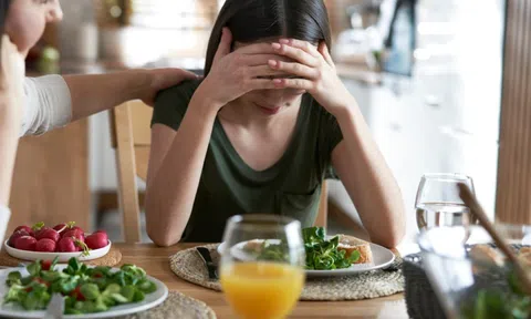 Trong bữa ăn nếu xuất hiện tình trạng này có thể là triệu chứng của bệnh ung thư cần chú ý